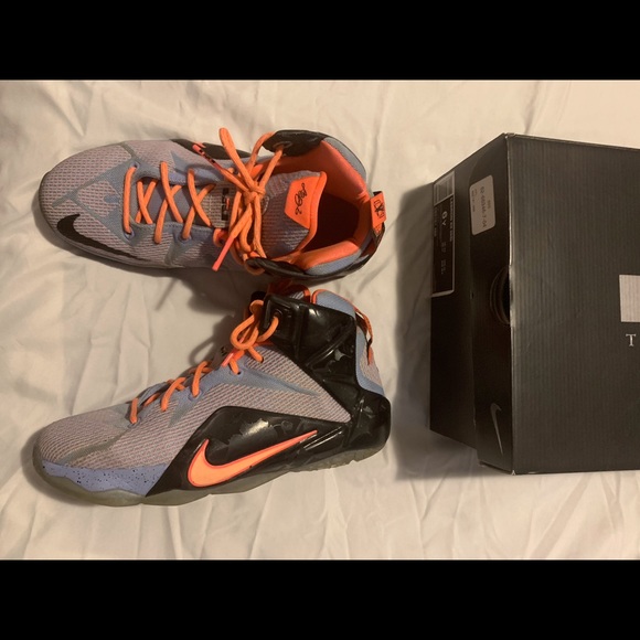 Lebron XIII Akronite Philosophy. Size 6 Youth (GS) - Picture 1 of 2